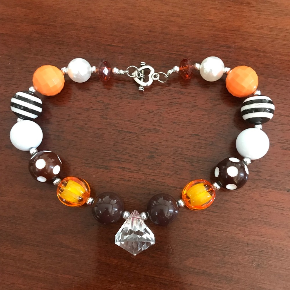 Beautiful Necklace - Picture 2 of 4